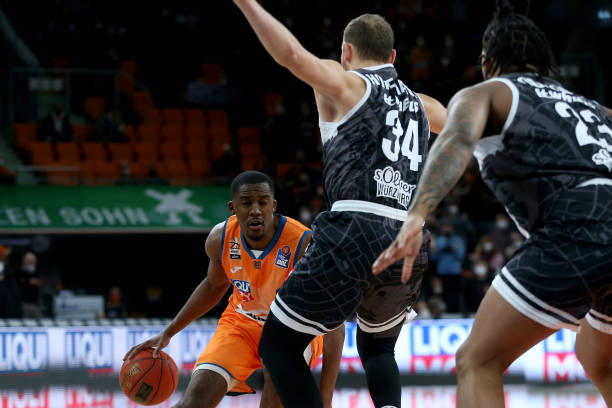 这与他在巴 这与他在巴